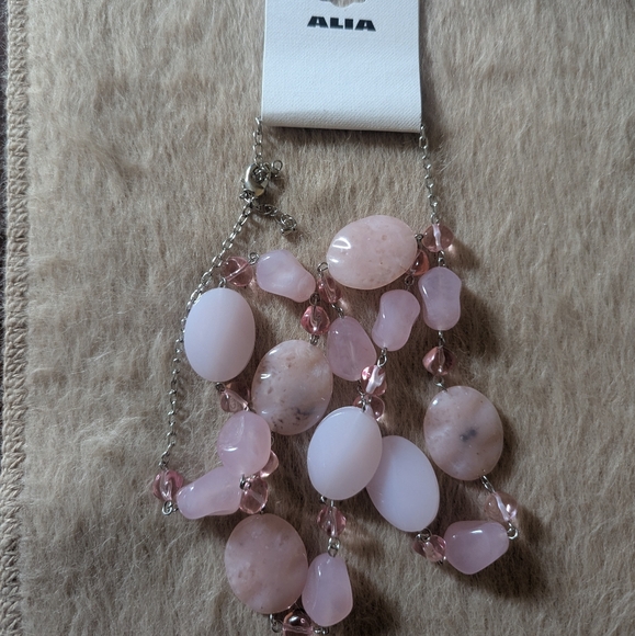 Alia costume jewellery set - Picture 2 of 3